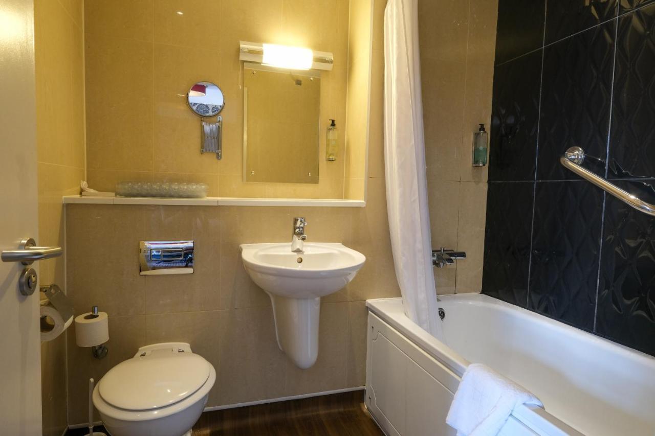 The Unicorn Hotel Wetherspoon Ripon Zewnętrze zdjęcie