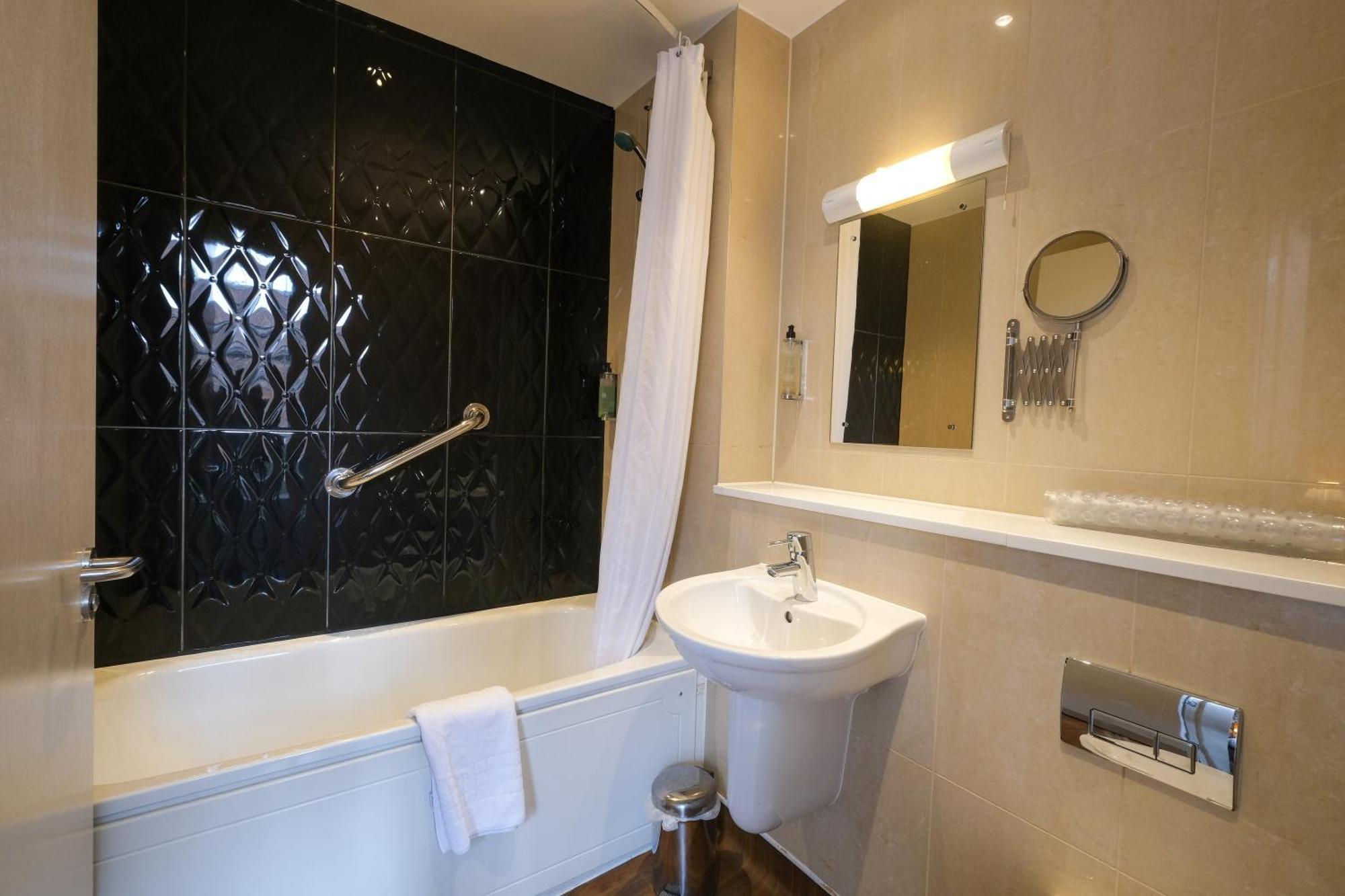 The Unicorn Hotel Wetherspoon Ripon Zewnętrze zdjęcie