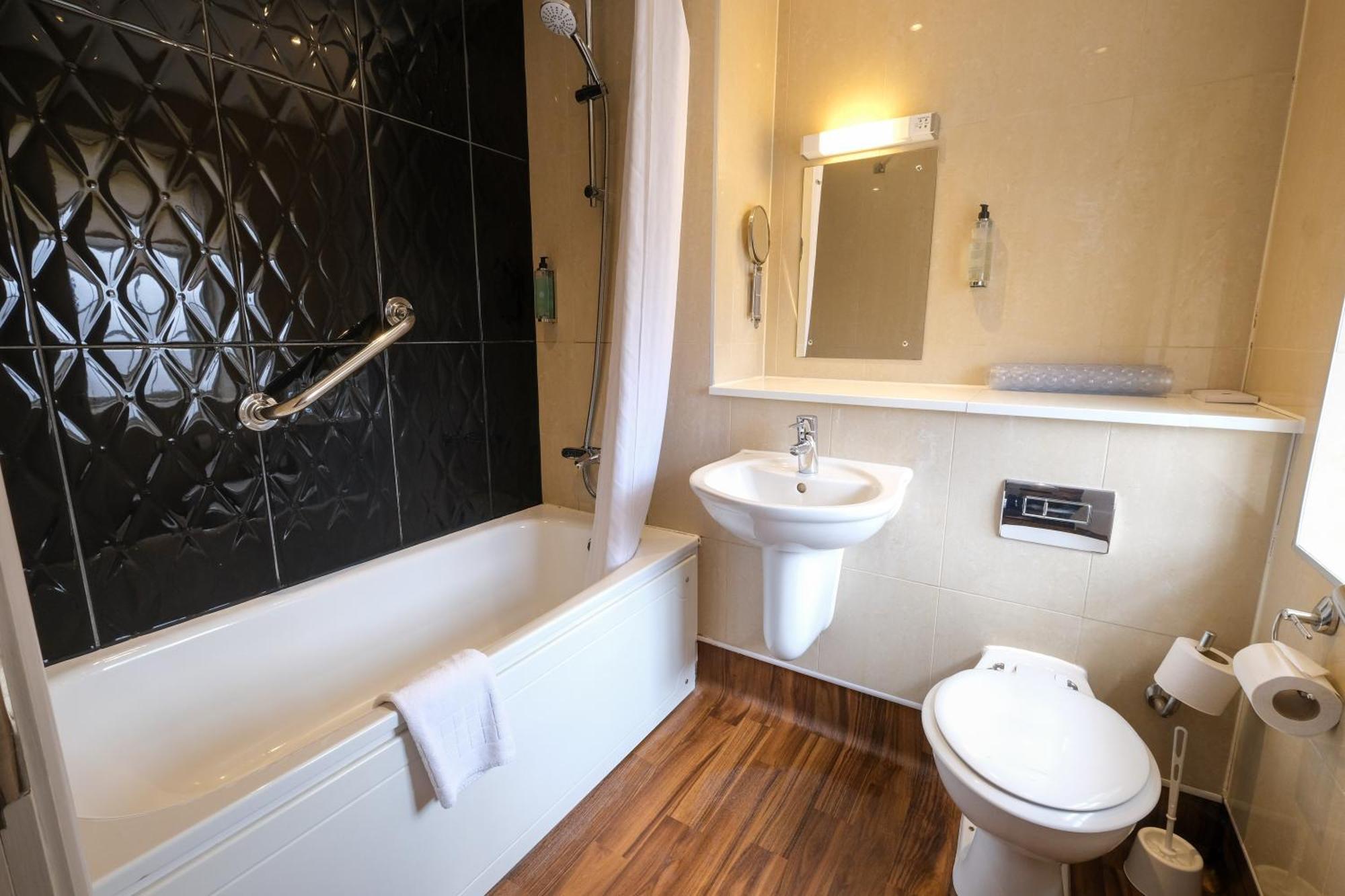 The Unicorn Hotel Wetherspoon Ripon Zewnętrze zdjęcie
