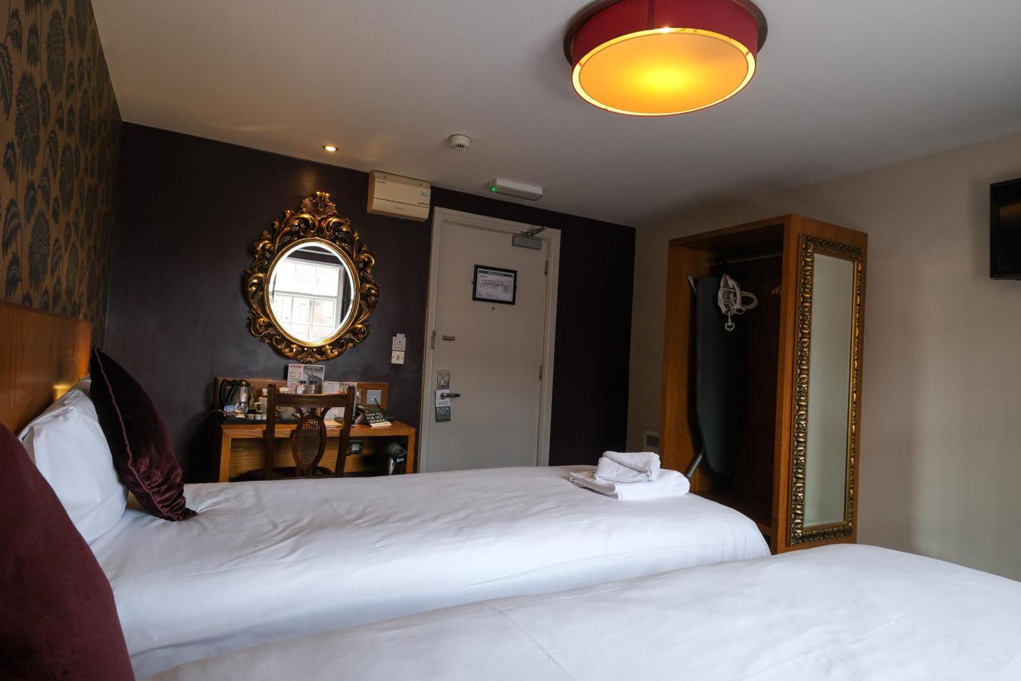 The Unicorn Hotel Wetherspoon Ripon Zewnętrze zdjęcie