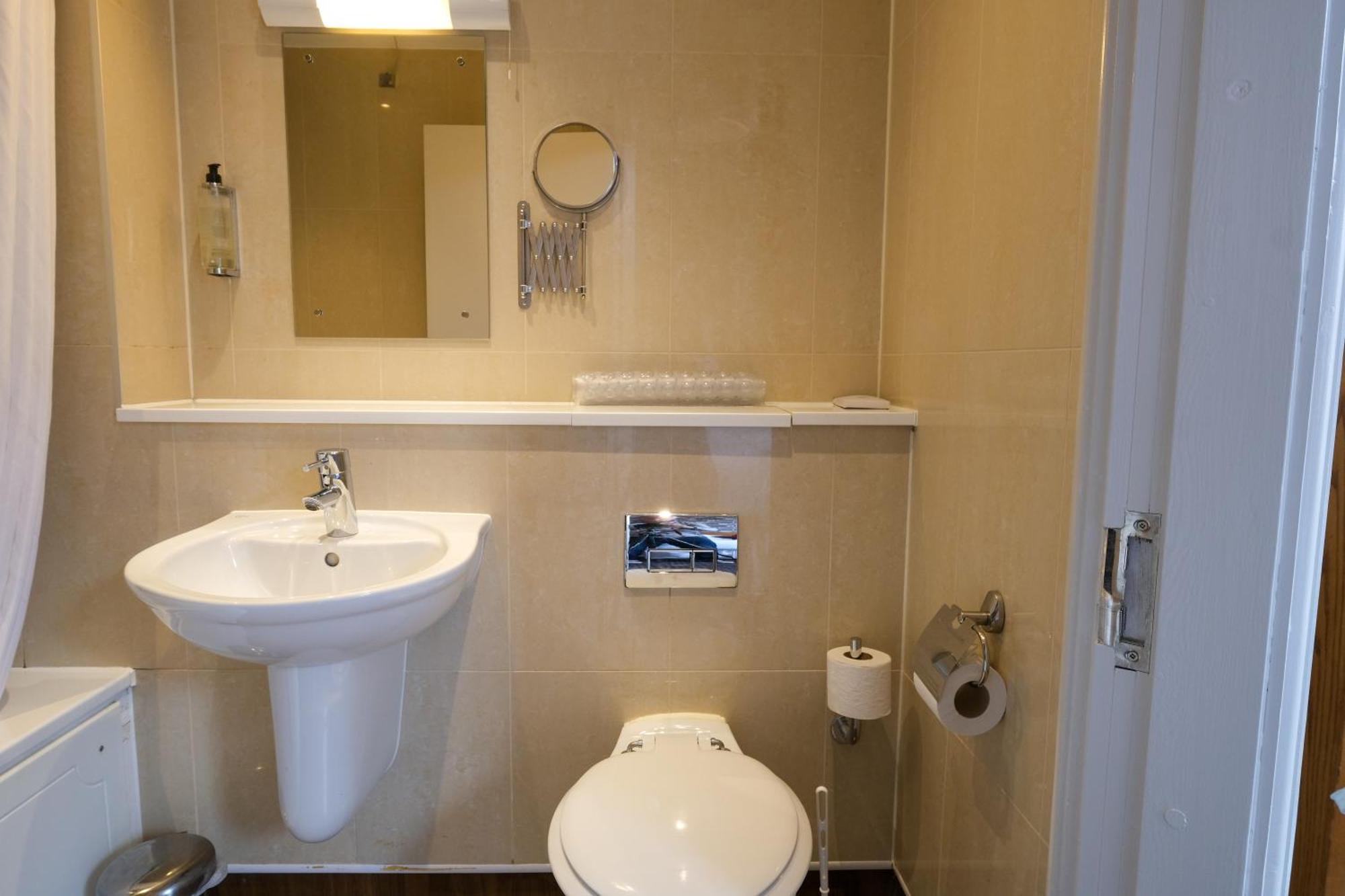 The Unicorn Hotel Wetherspoon Ripon Zewnętrze zdjęcie