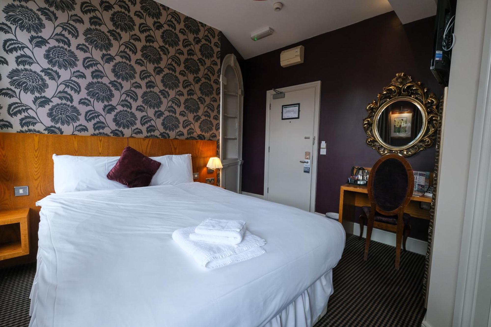 The Unicorn Hotel Wetherspoon Ripon Zewnętrze zdjęcie