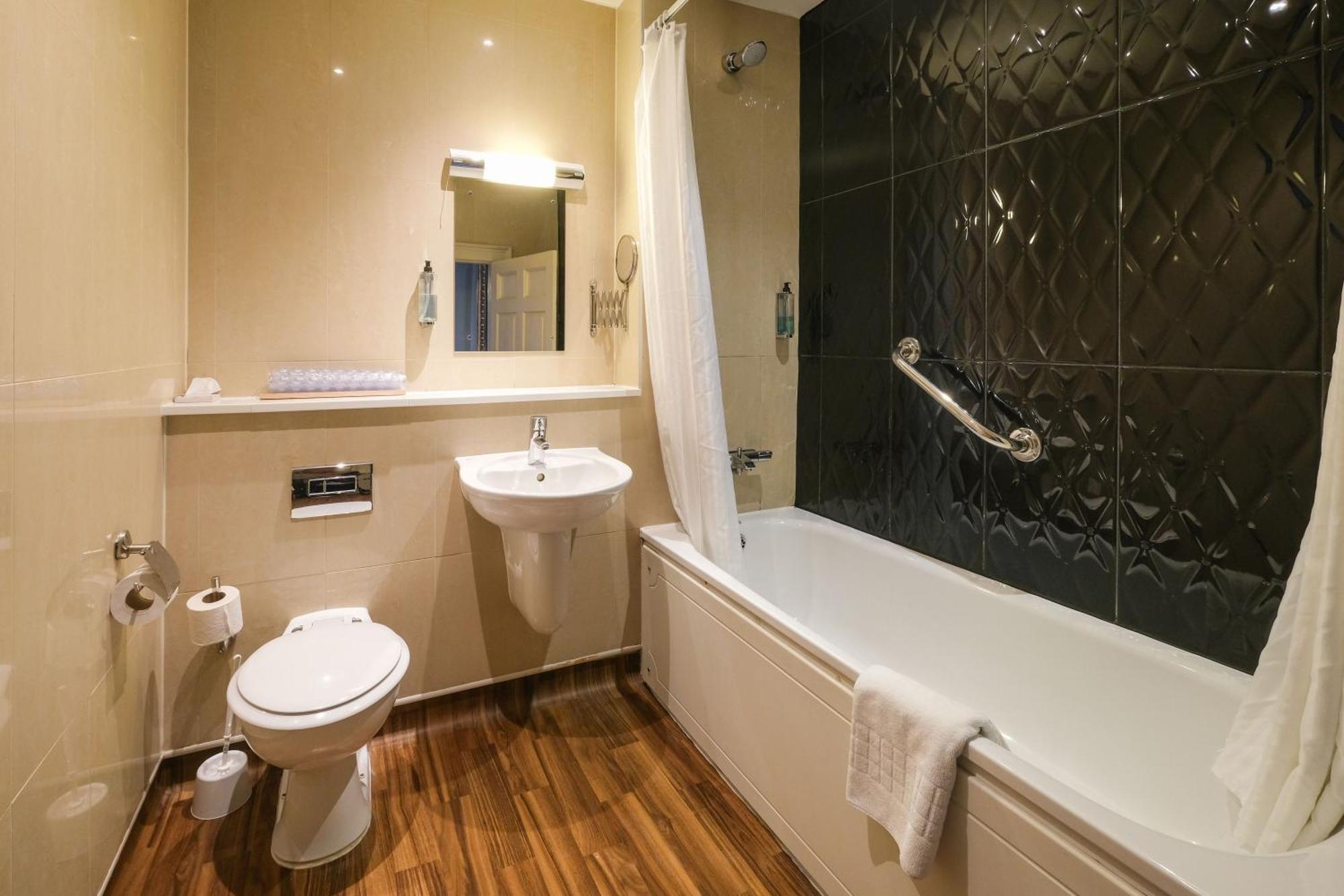 The Unicorn Hotel Wetherspoon Ripon Zewnętrze zdjęcie